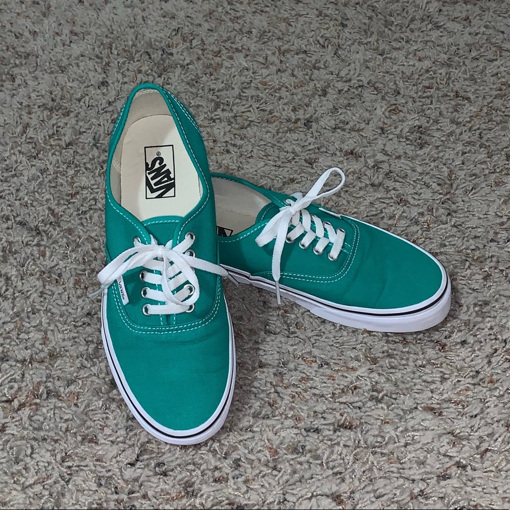 Kelley Green Classic Van